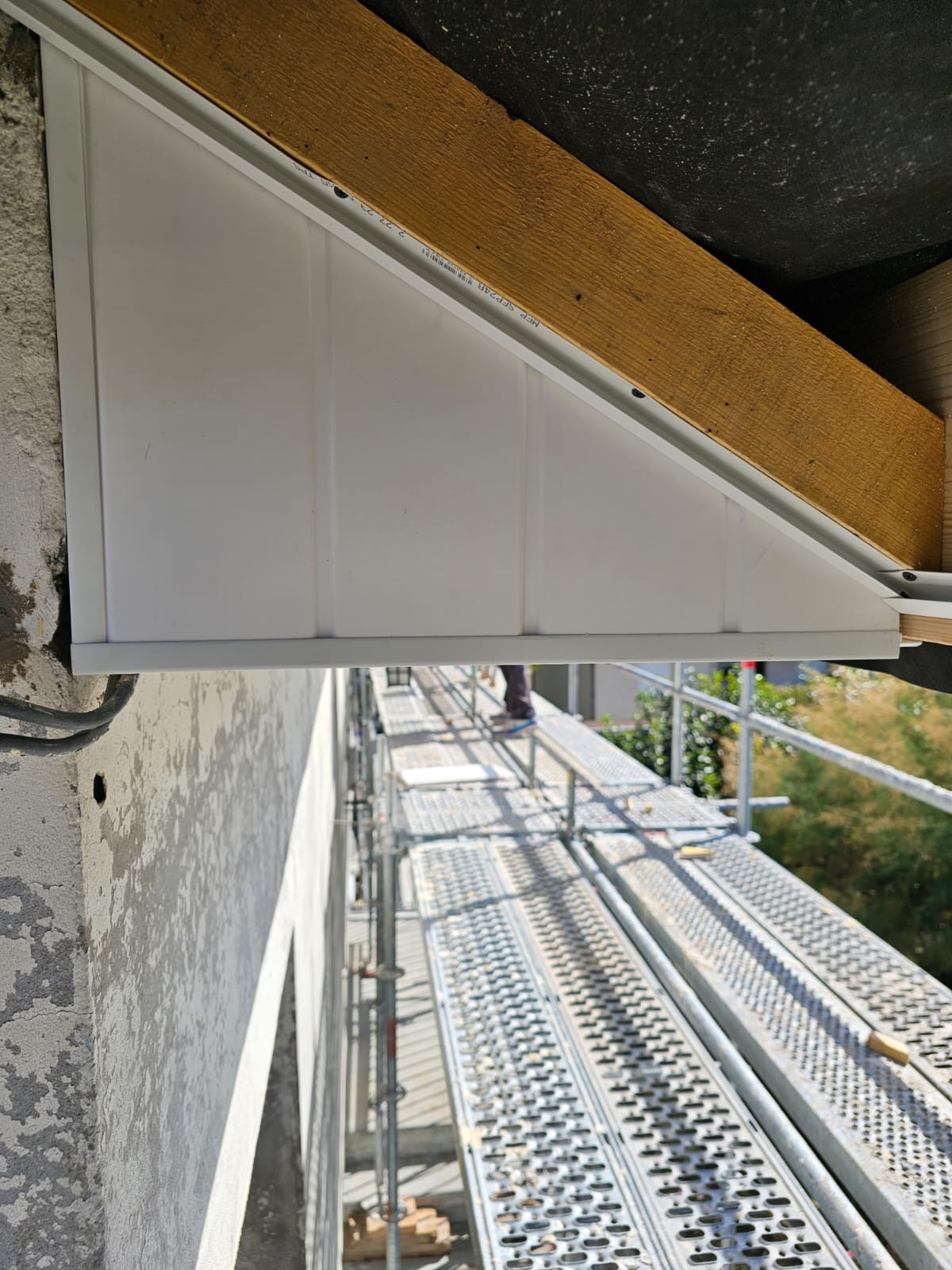 Habillage bandeau PVC posé